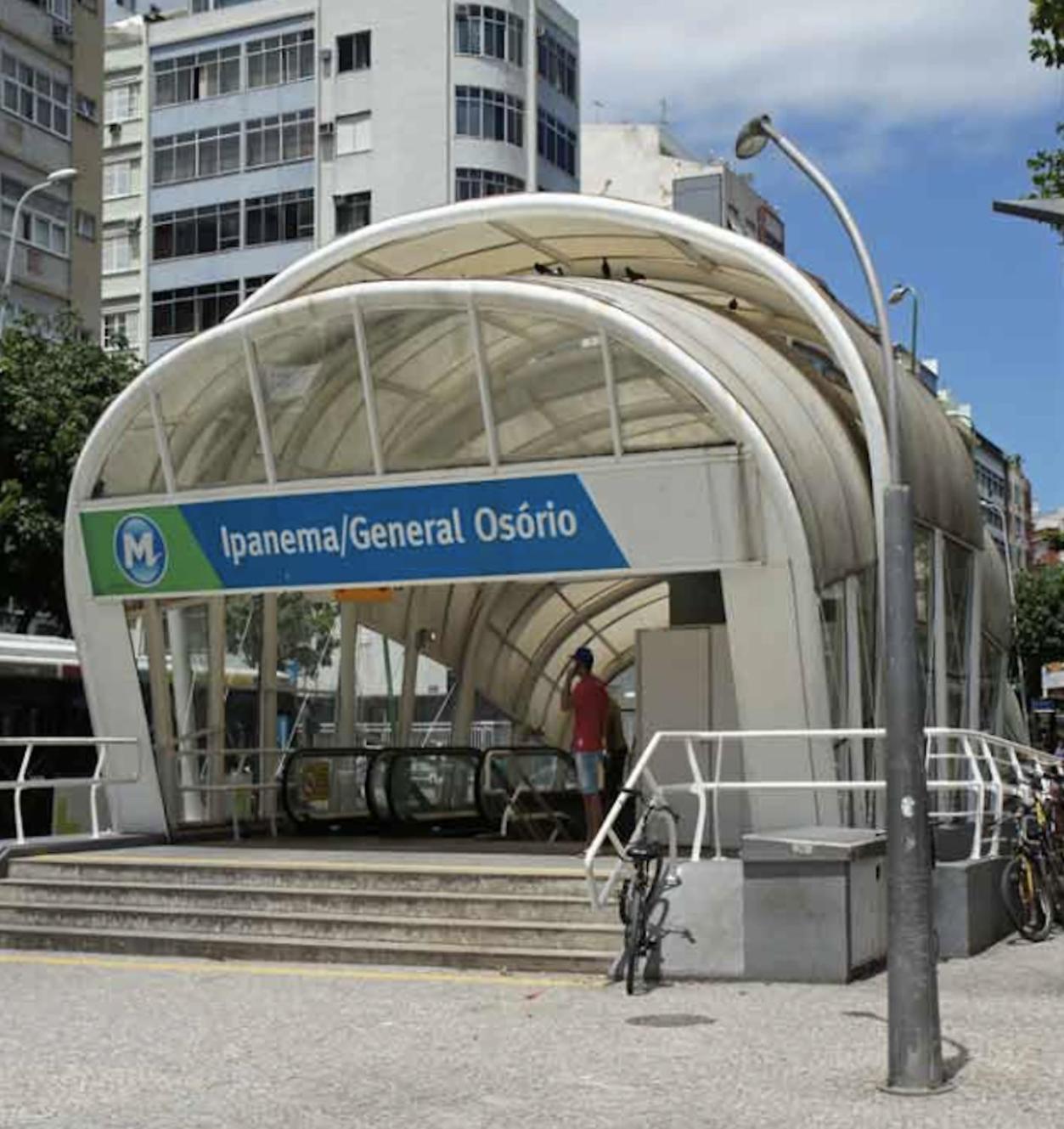 Just 2 Blocks From Copacabana Cozy & Convenient Retreat!